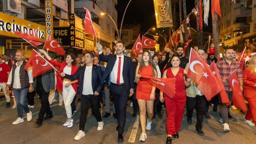 Manavgat’ta Cumhuriyet Kortejinin Ucu Bucağı Görünmedi! 4